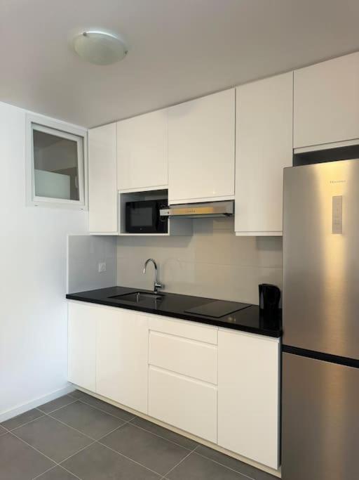 Appartement Moderne Avec Balcon Proche De Paris Aubervilliers Exterior foto